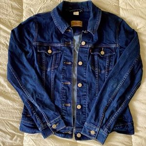 Women’s Dark Blue Levi’s Denim Jacket